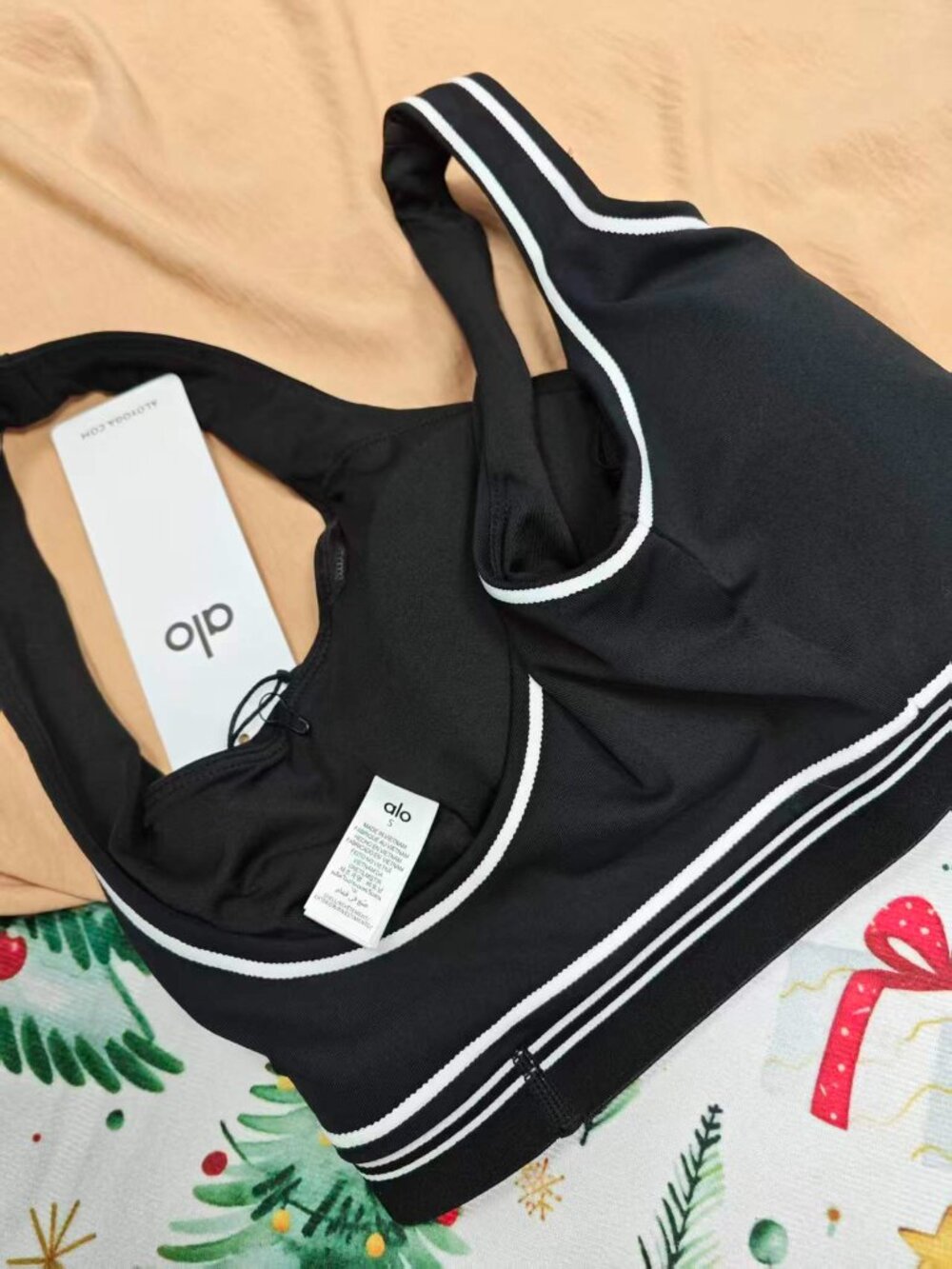ALO Yoga Airbrush Heart Throb Sports Bra 💖 NWT | Pilates/Clean Girl S/M - Picture 4 of 7